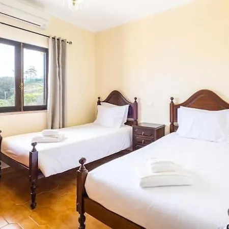 Camila - Ideal Location Ten-min Walk To Marina *