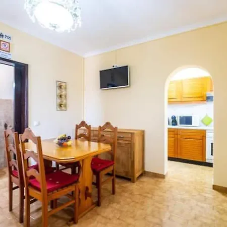 Camila - Ideal Location Ten-min Walk To Marina *