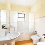 Villa Camila - Ideal Location Ten-min Walk To Marina *