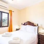 Villa Camila - Ideal Location Ten-min Walk To Marina